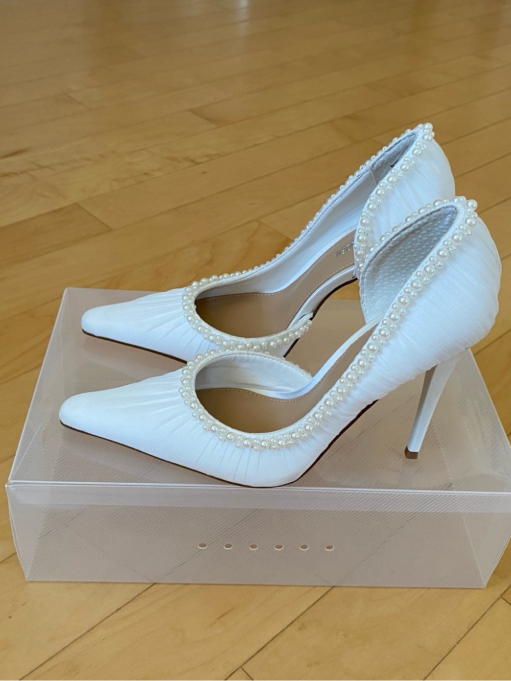 Steve Madden White Pearl-Embellished Pointed-Toe Stilettos Pumps